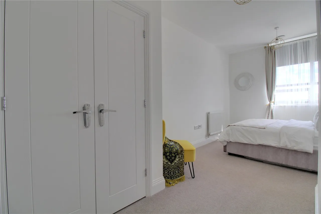Lilly Court, 21 Fullbrook Drive, Basingstoke, RG21 6AW, photo 8