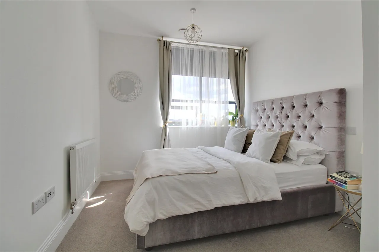 Lilly Court, 21 Fullbrook Drive, Basingstoke, RG21 6AW, photo 10
