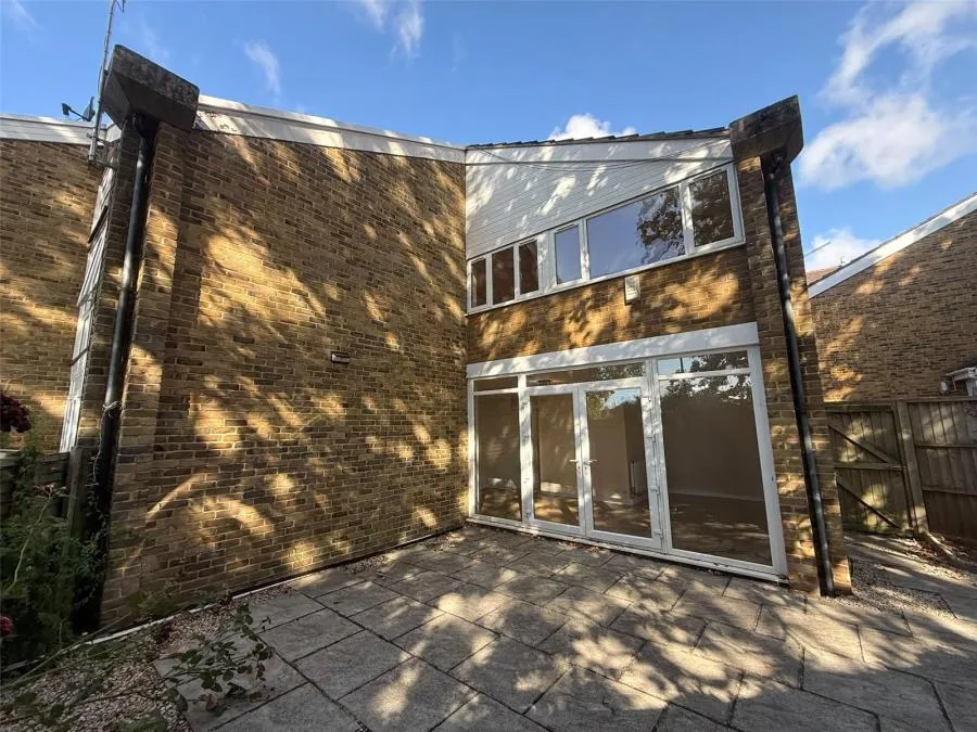 Sussex Close, Slough, SL1, photo 15
