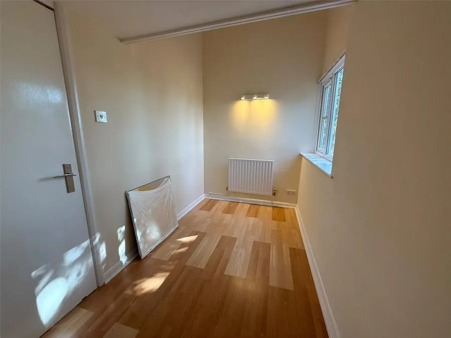 Sussex Close, Slough, SL1, photo 6
