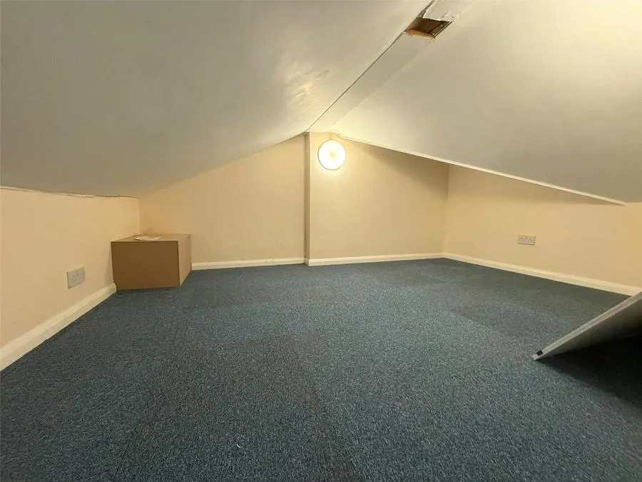 Sussex Close, Slough, SL1, photo 10
