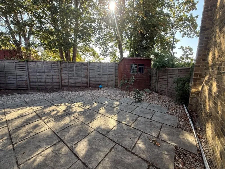 Sussex Close, Slough, SL1, photo 13