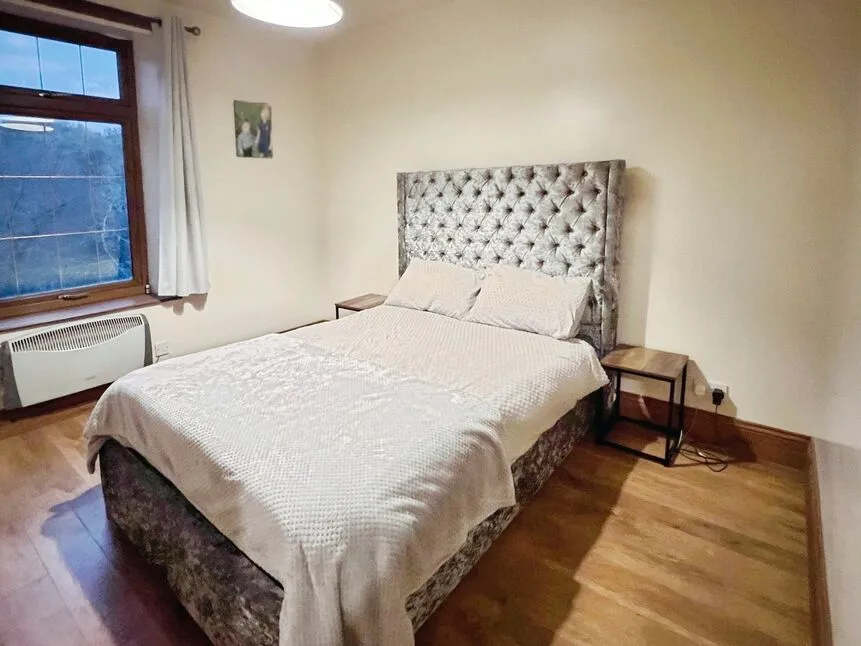 Bradford Road, Batley, West Yorkshire, WF17, photo 6
