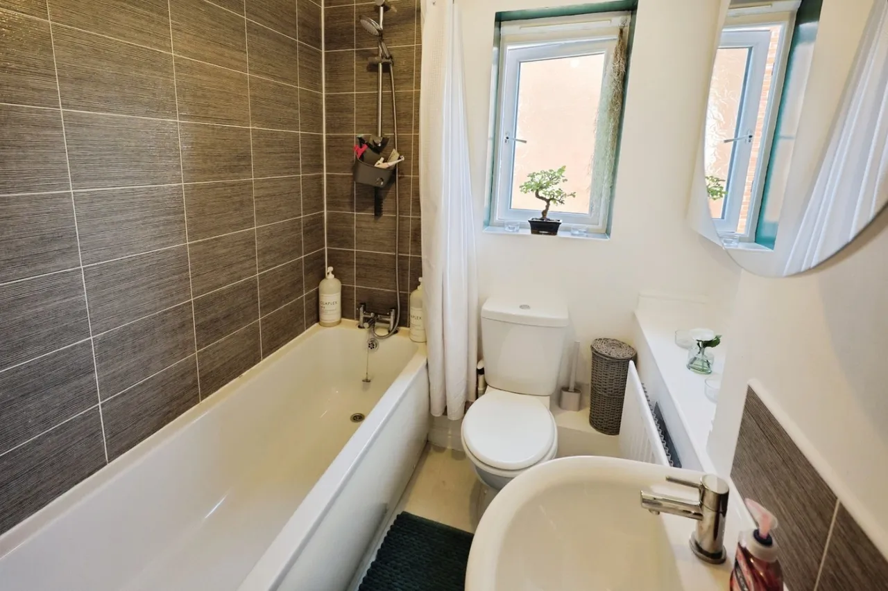 Henson Close, Chilton, DL17, photo 10