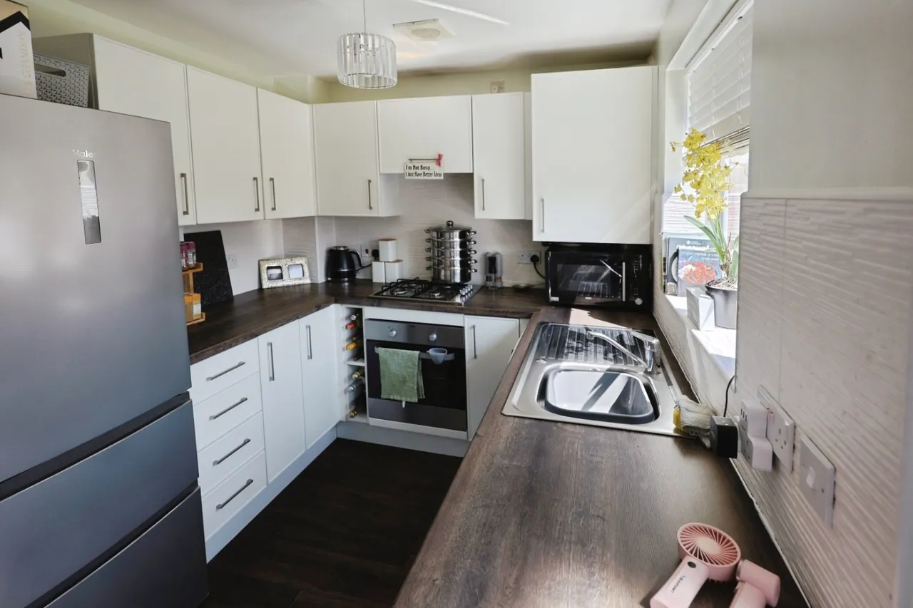 Henson Close, Chilton, DL17, photo 4