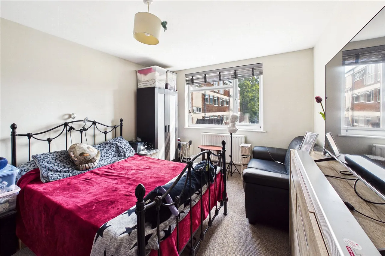 Beechcroft Close, Valley Road, London, SW16, photo 2