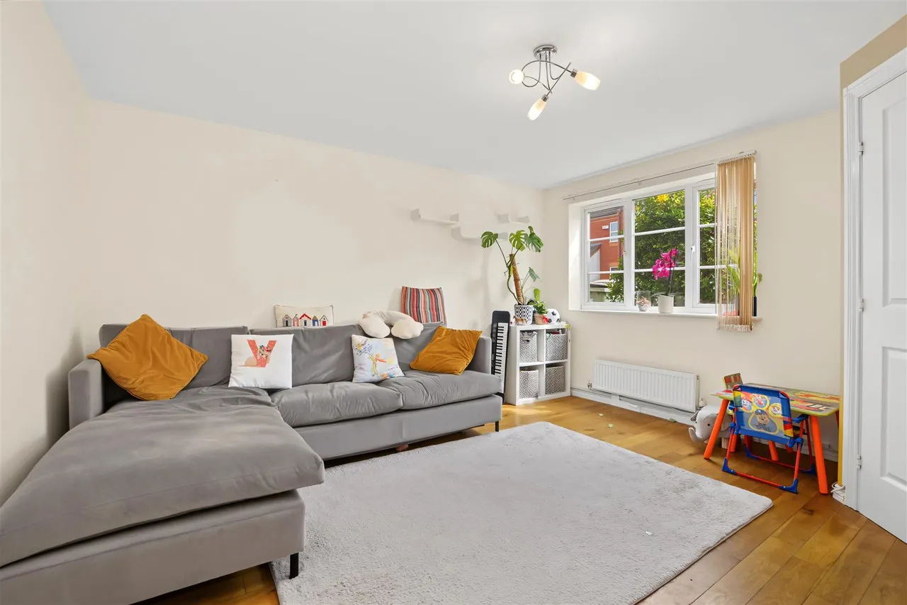 Murray Close, Nottingham, NG5, photo 4