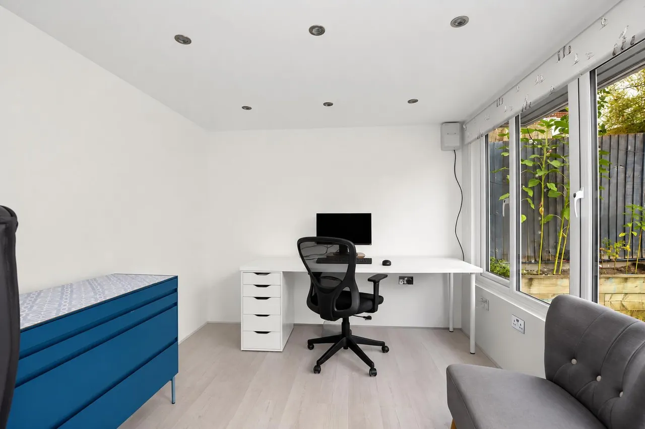 Murray Close, Nottingham, NG5, photo 9