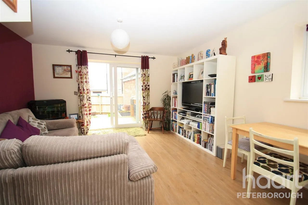 High Street, PE2, photo 5
