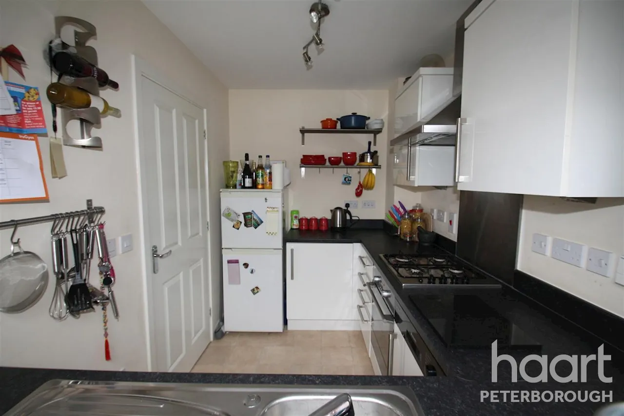 High Street, PE2, photo 6