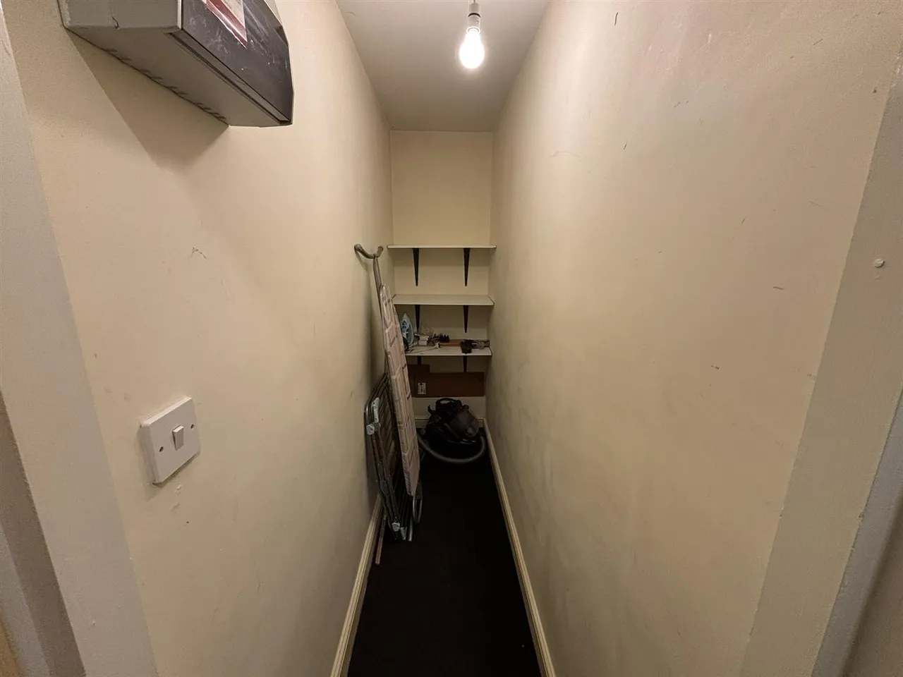 Royalthorn Road, Sharston, M22, photo 14