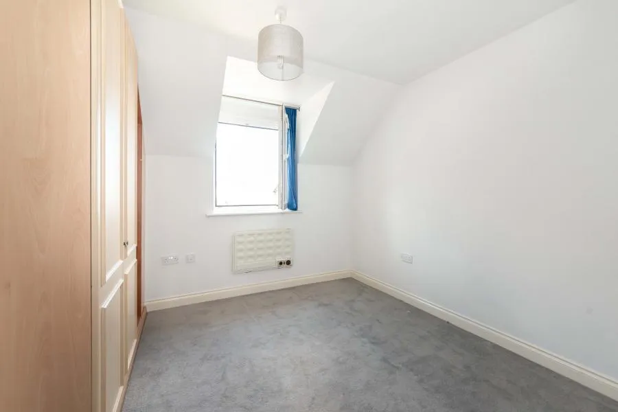 Old Dairy Close, Fleet, GU51, photo 5