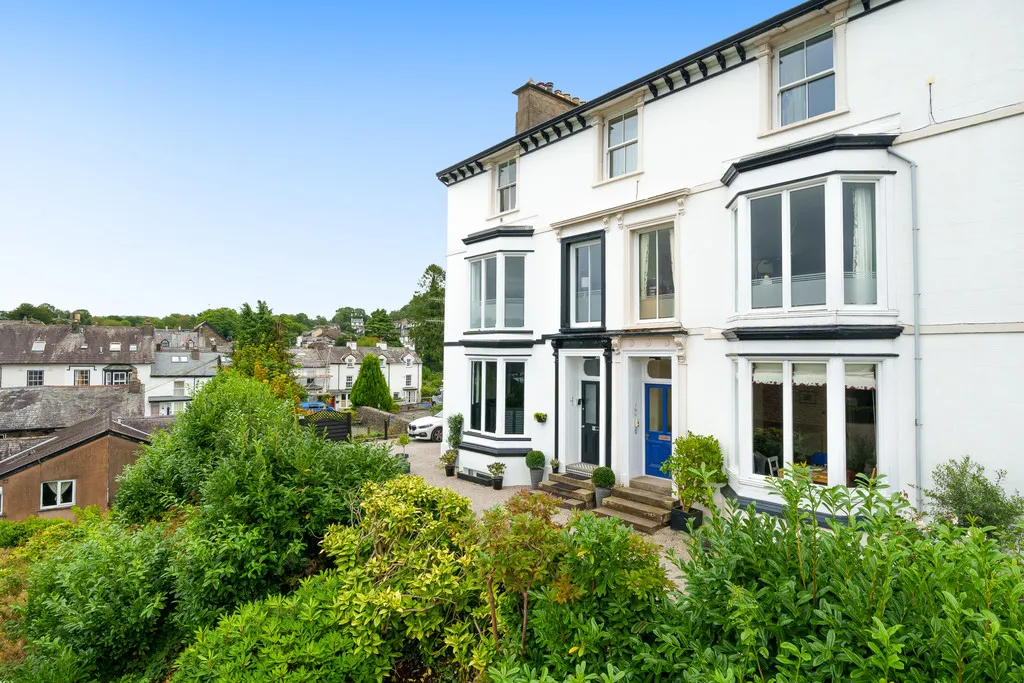 2 bed flat for sale, Lake View Villas, Bowness On Windermere, LA23