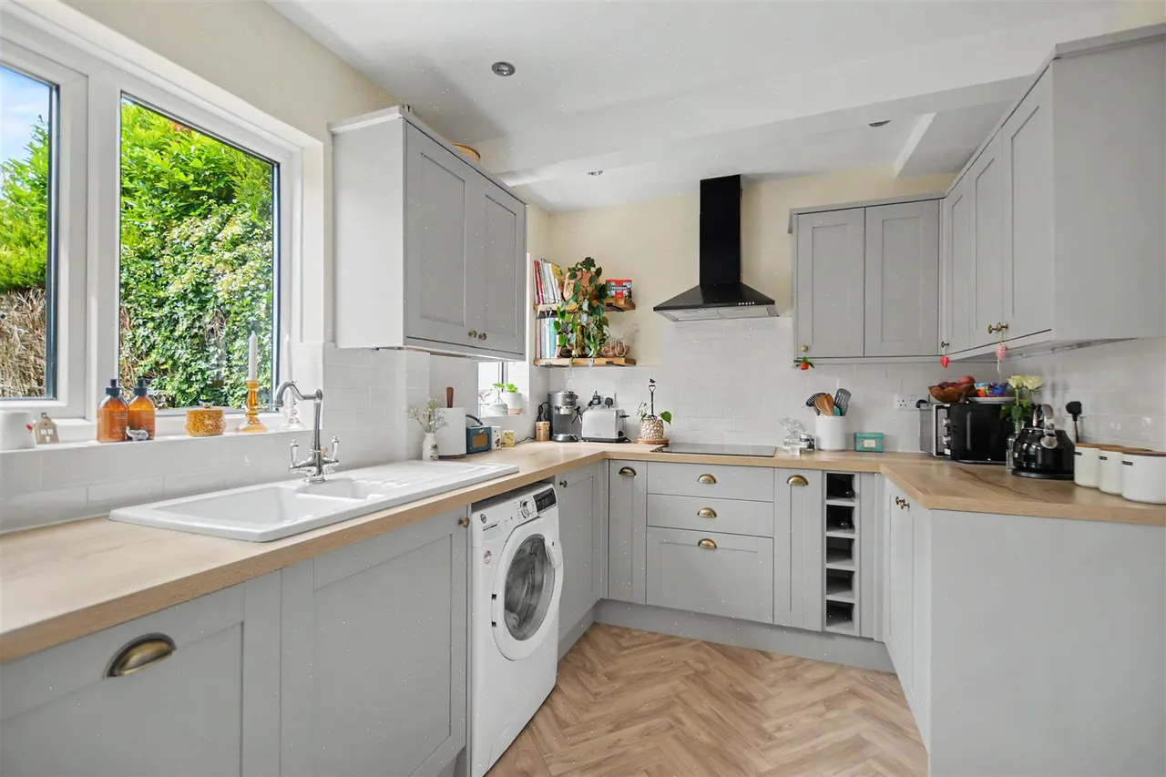 Hensons Square, Bramcote, NG9, photo 4