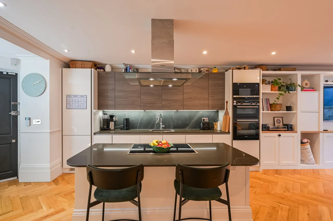 Brightgem Lodge, 114 Grosvenor Avenue, London, photo 3