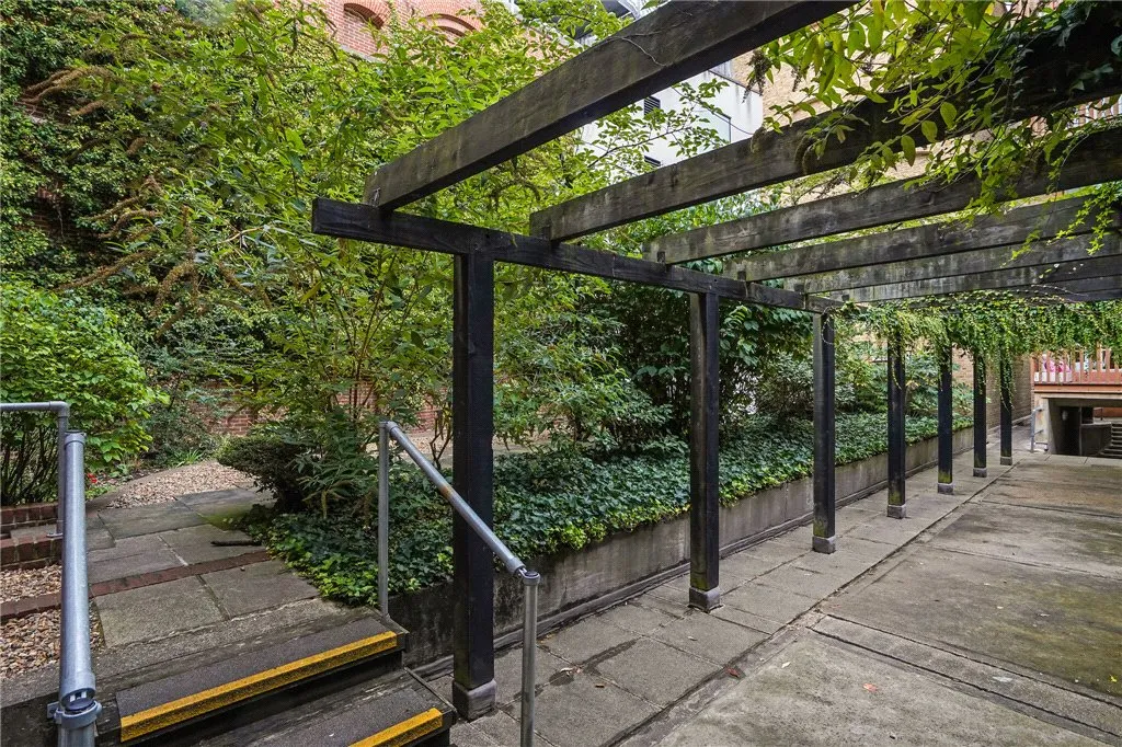 Queen Elizabeth Street, London, SE1, photo 14