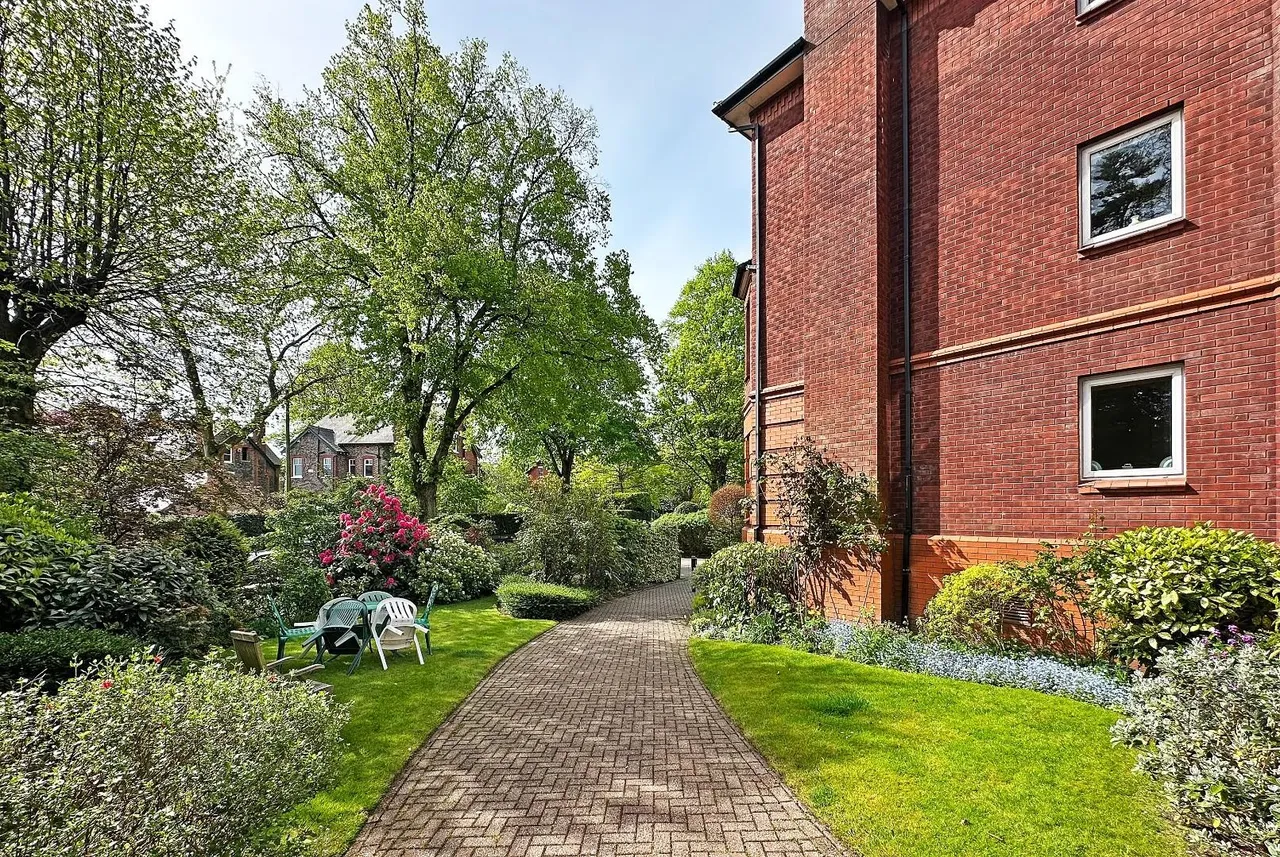 Dunham Road, Altrincham, Cheshire WA14 4AN, photo 27