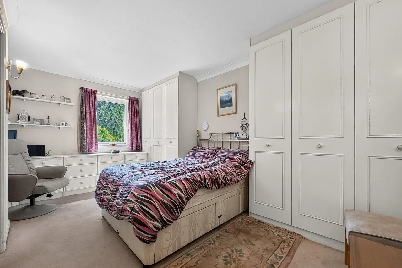 Dunham Road, Altrincham, Cheshire WA14 4AN, photo 9