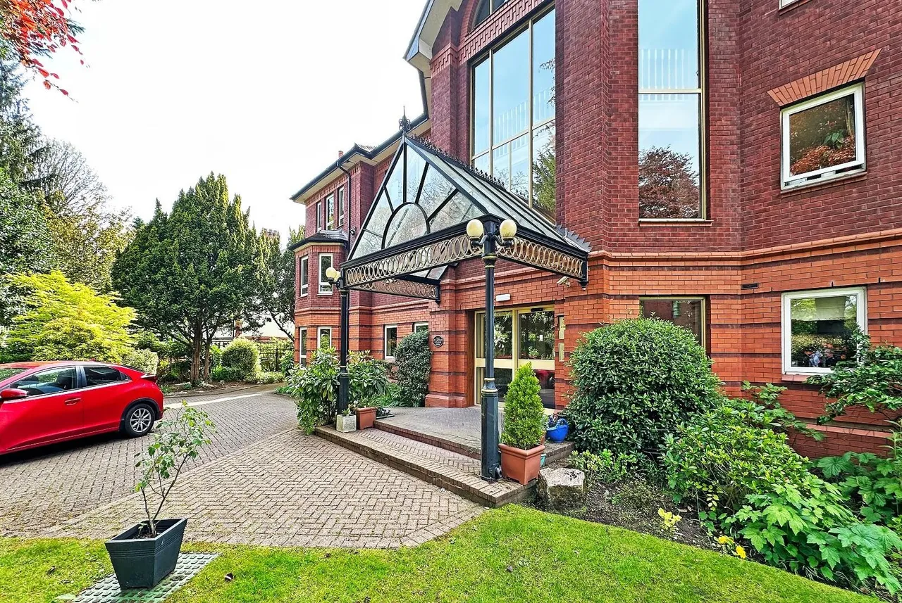 Dunham Road, Altrincham, Cheshire WA14 4AN, photo 34