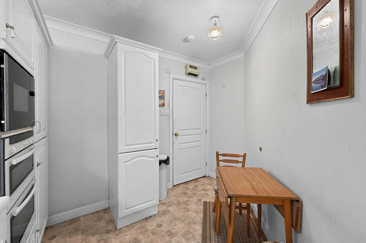 Dunham Road, Altrincham, Cheshire WA14 4AN, photo 8