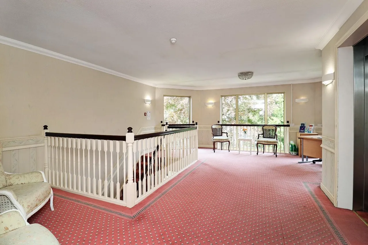 Dunham Road, Altrincham, Cheshire WA14 4AN, photo 22