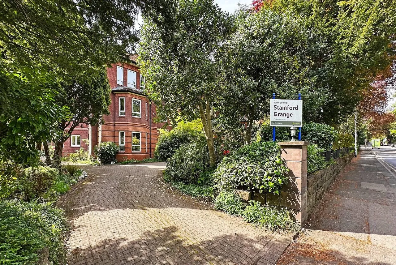 Dunham Road, Altrincham, Cheshire WA14 4AN, photo 37