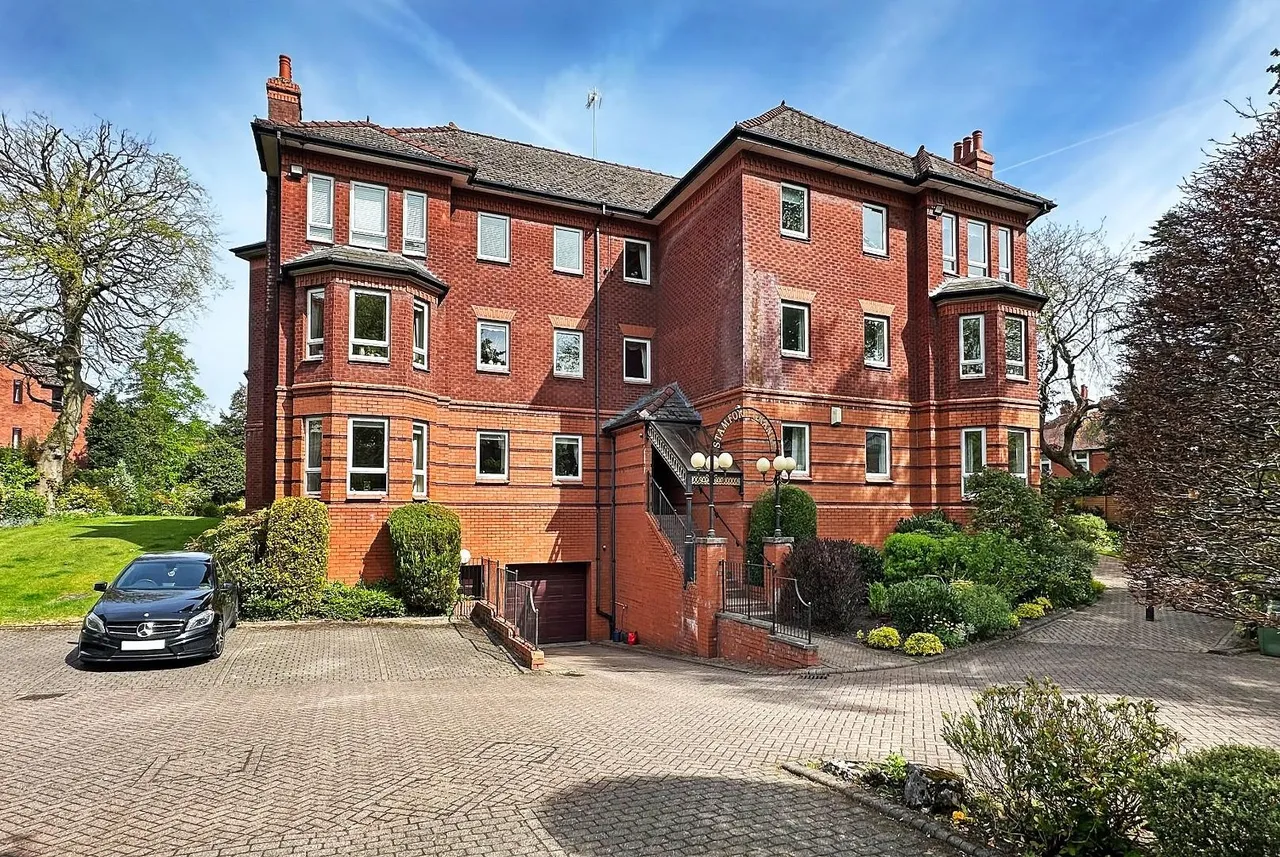Dunham Road, Altrincham, Cheshire WA14 4AN, photo 31