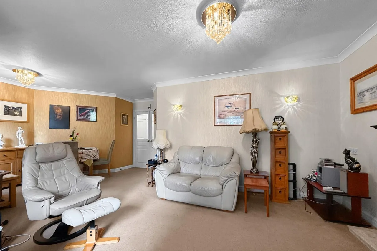 Dunham Road, Altrincham, Cheshire WA14 4AN, photo 4