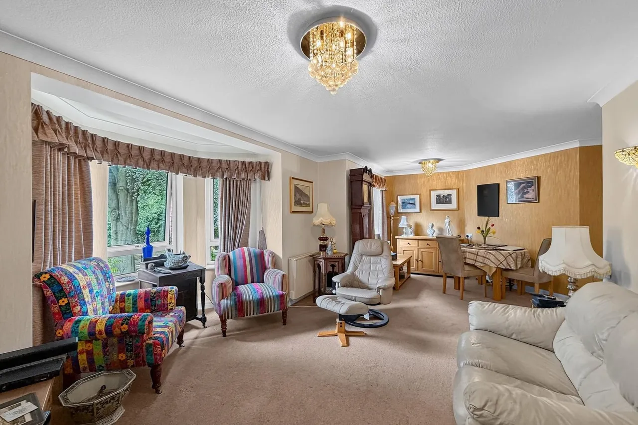 Dunham Road, Altrincham, Cheshire WA14 4AN, photo 3