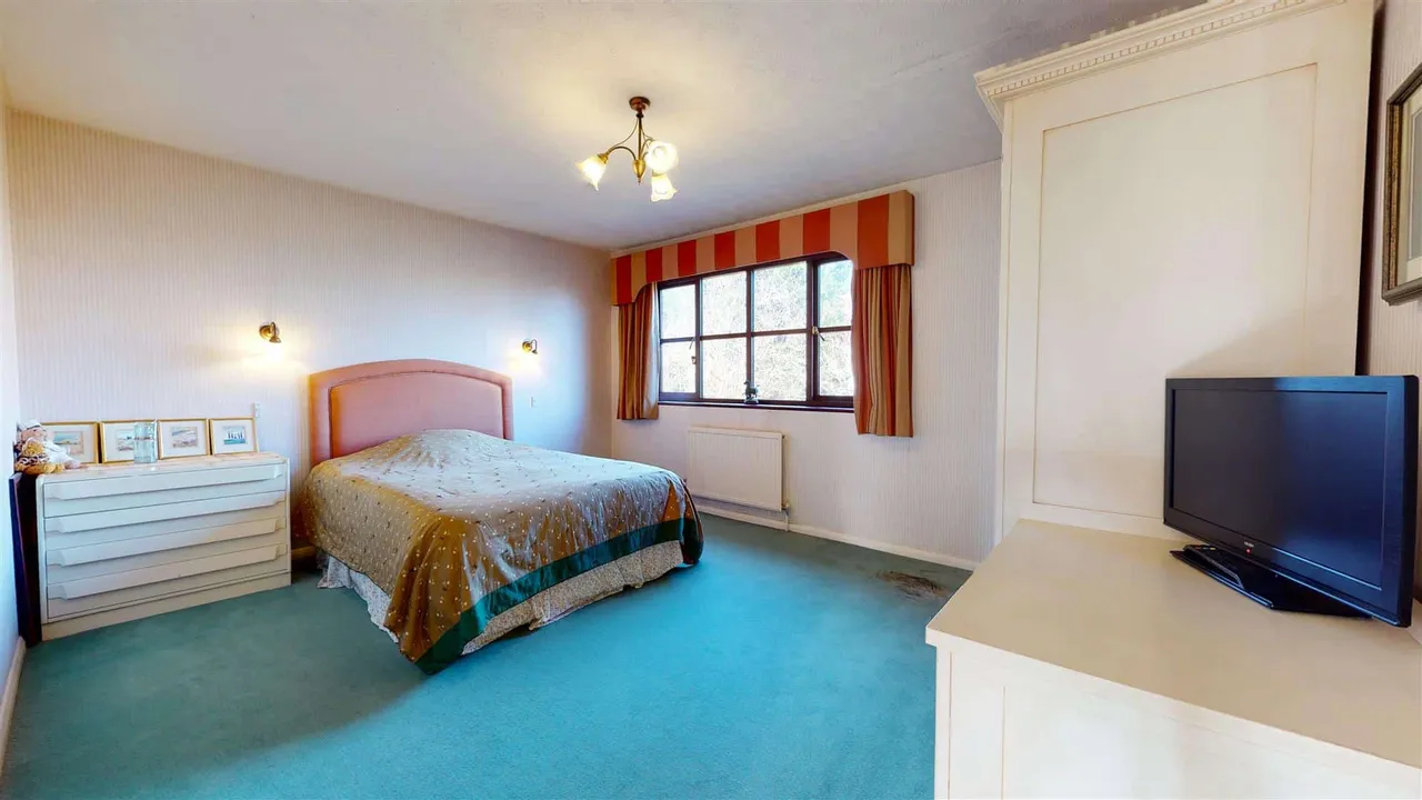 The Drive, Buckhurst Hill, photo 9
