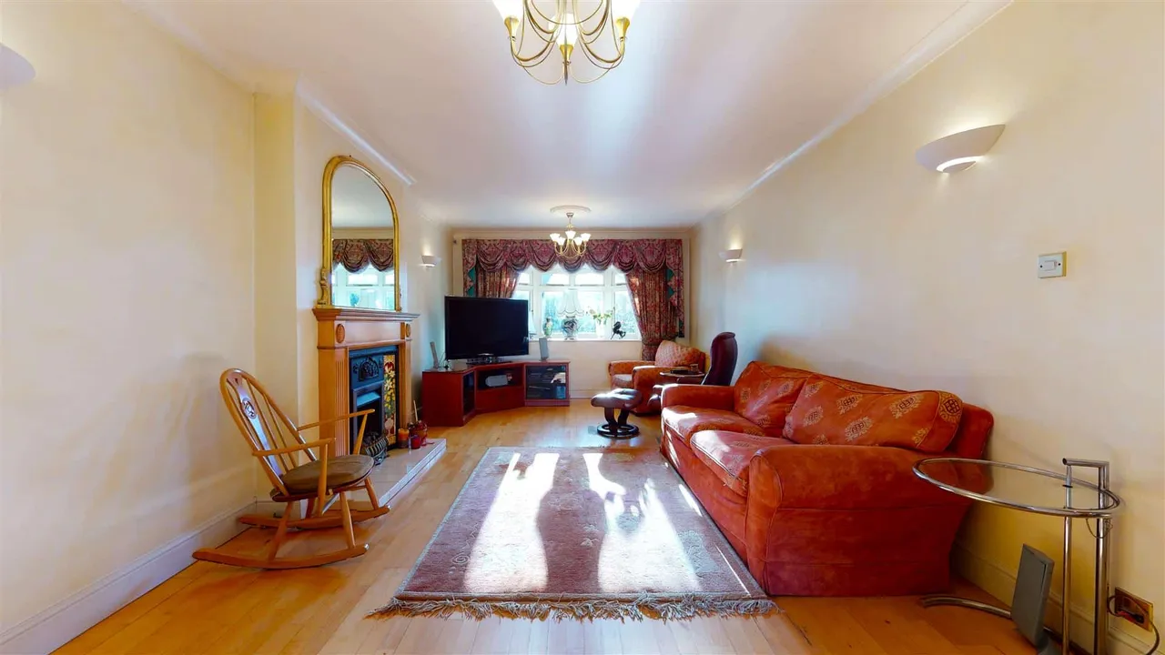 The Drive, Buckhurst Hill, photo 8