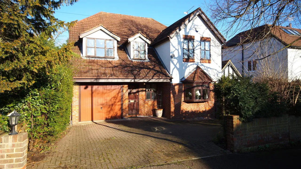 5 bed house for sale — The Drive, Buckhurst Hill