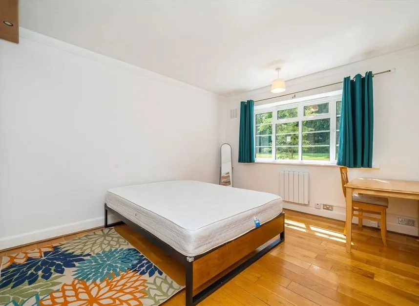Cecil Close, Ealing, W5, photo 6
