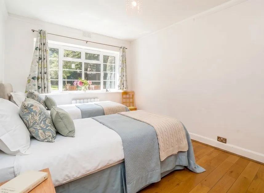 Cecil Close, Ealing, W5, photo 4