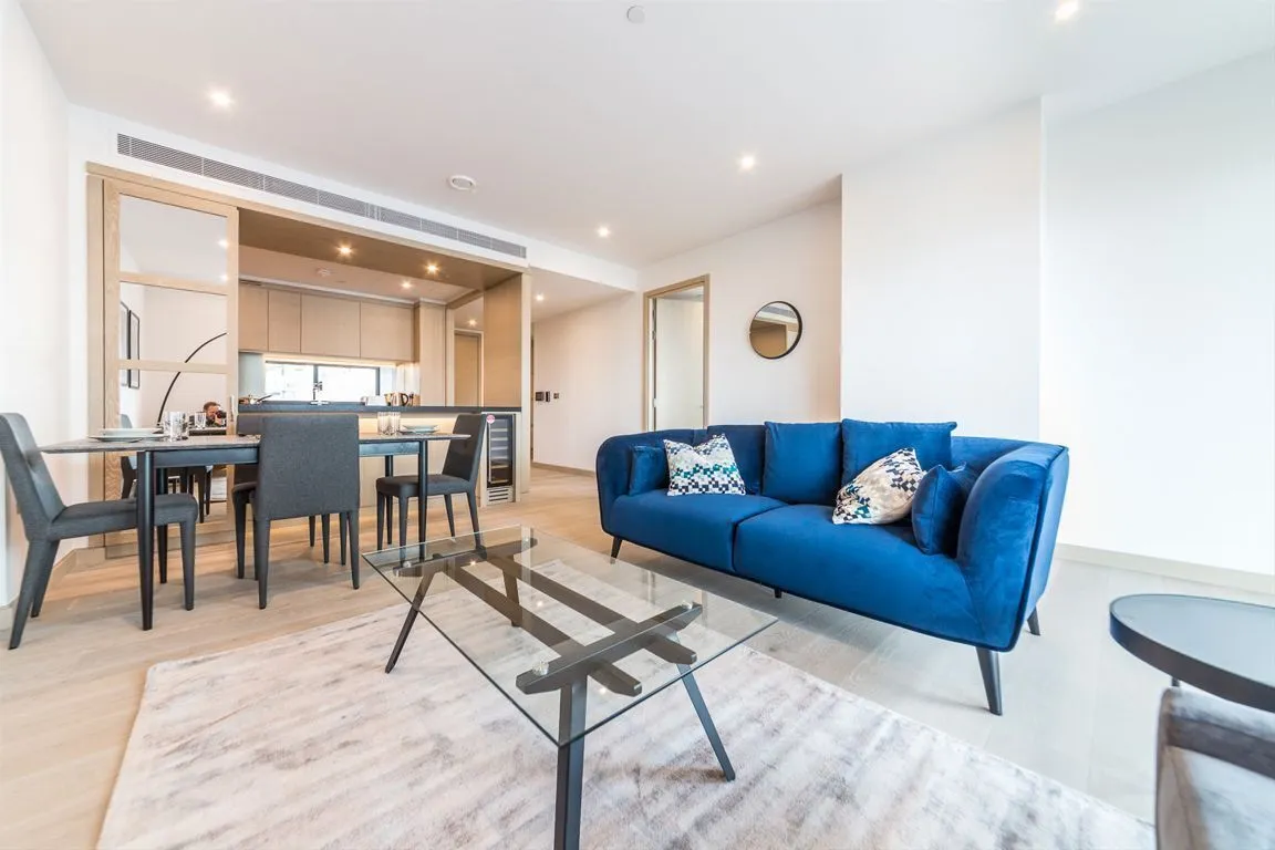 2 bed flat to rent, Viaduct Gardens, New Union Square
