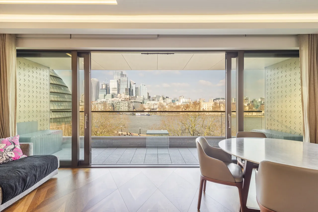 2 bed flat for sale, Crown Square, London, SE1