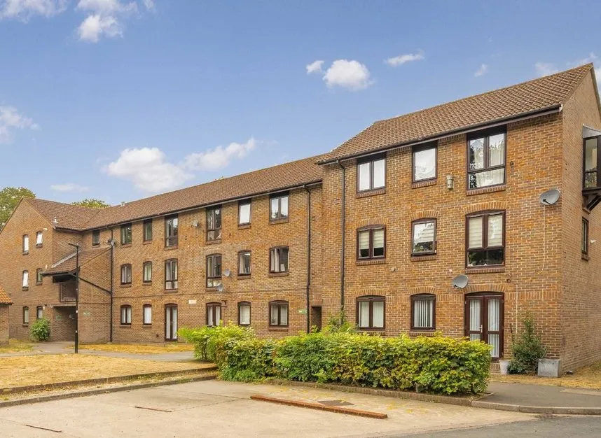 2 bed flat for sale, Anstice Close, Chiswick, W4