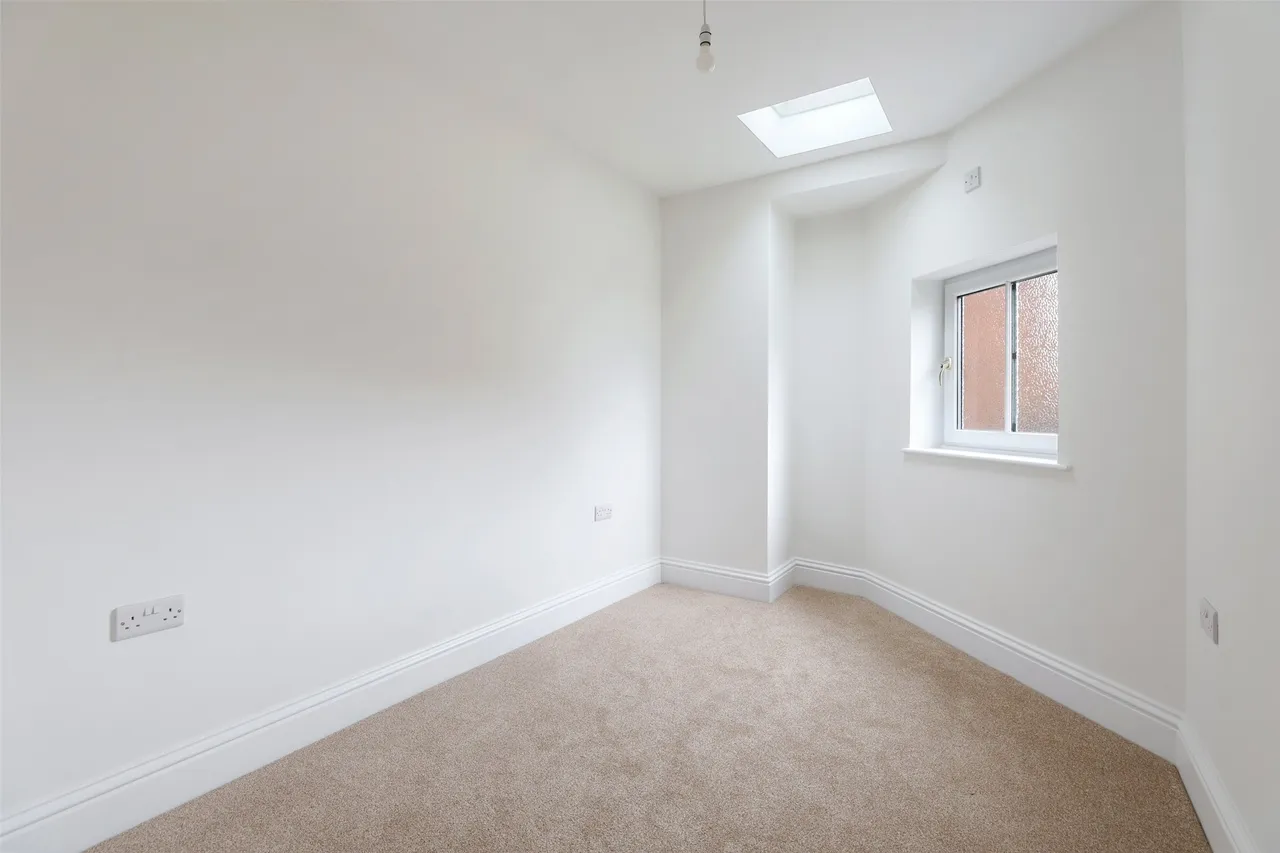 Brickhouse Lane, Newchapel, RH7, photo 13