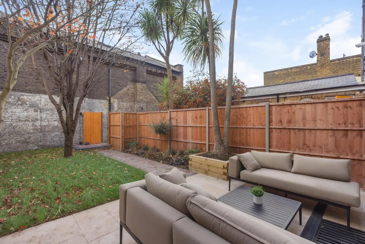 Chiswick Lane South, London, W4, photo 6