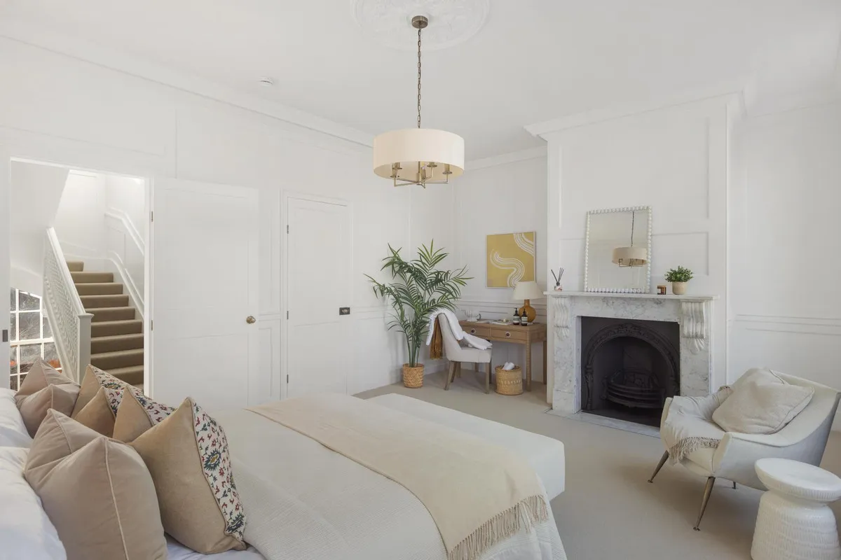 Chiswick Lane South, London, W4, photo 8