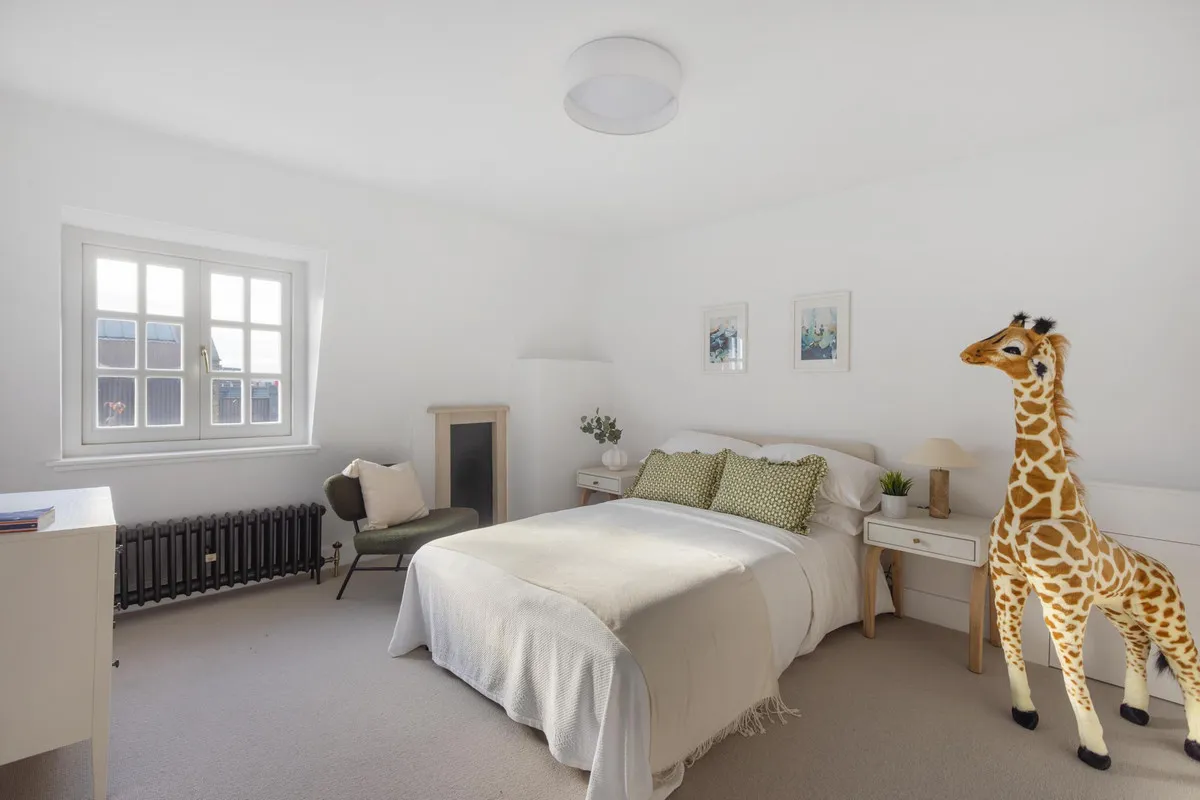 Chiswick Lane South, London, W4, photo 22