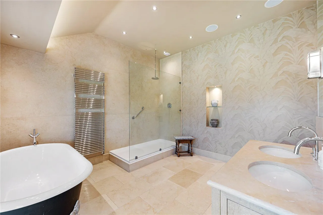 Ribchester Road, Clayton Le Dale, photo 41