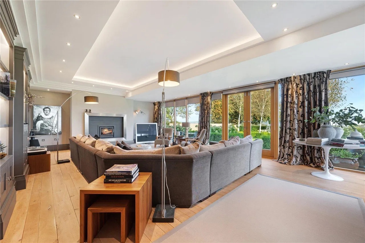 Ribchester Road, Clayton Le Dale, photo 21