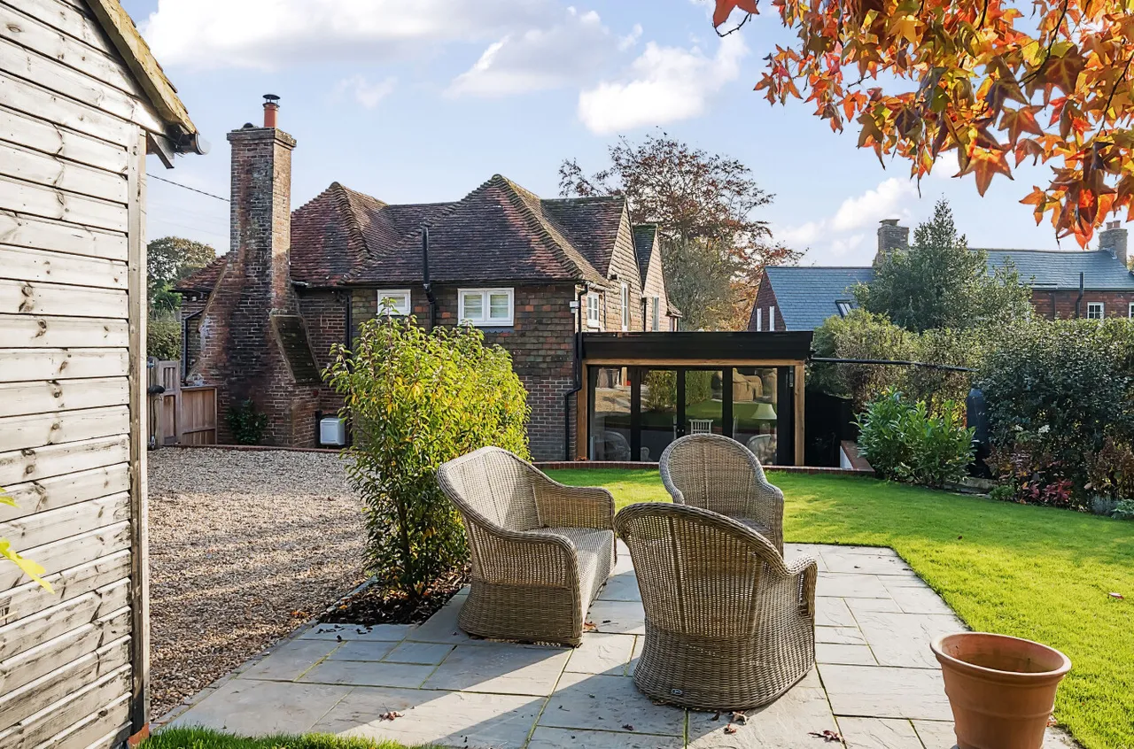 Bell Lane, Splaynes Green, Uckfield, East Sussex, TN22 3TP, photo 8