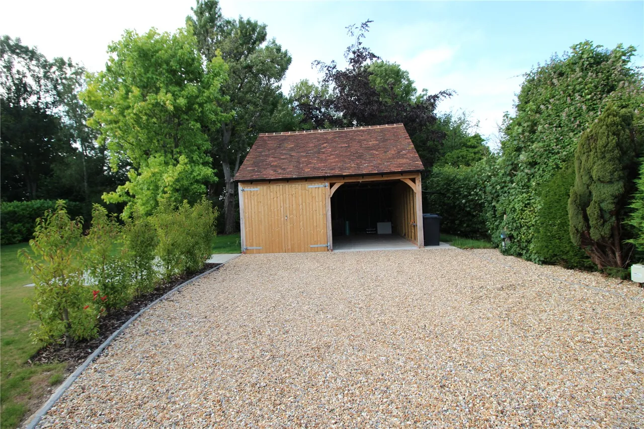 Bell Lane, Splaynes Green, Uckfield, East Sussex, TN22 3TP, photo 12