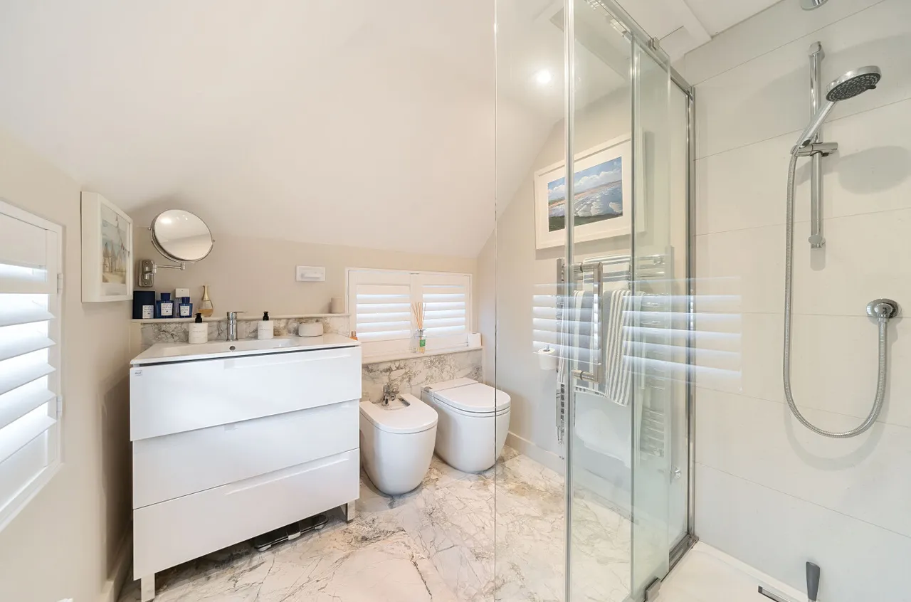 Bell Lane, Splaynes Green, Uckfield, East Sussex, TN22 3TP, photo 10