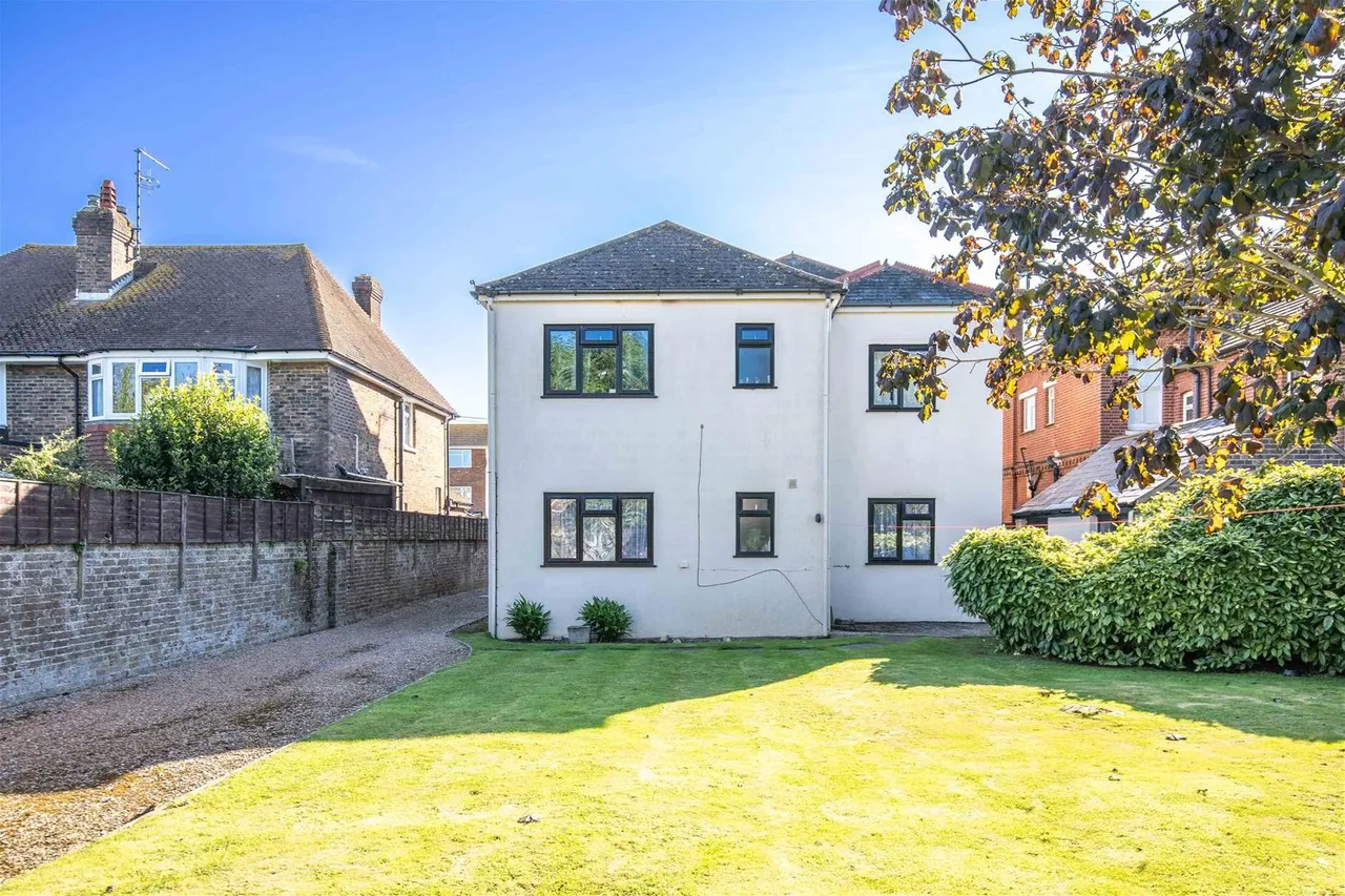 11 Downview Road, Worthing, photo 27