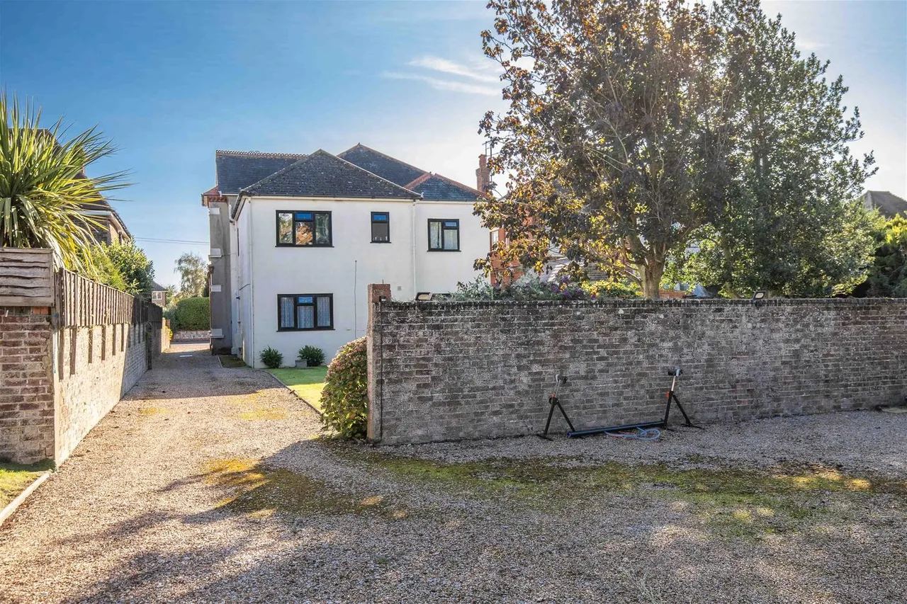 11 Downview Road, Worthing, photo 7