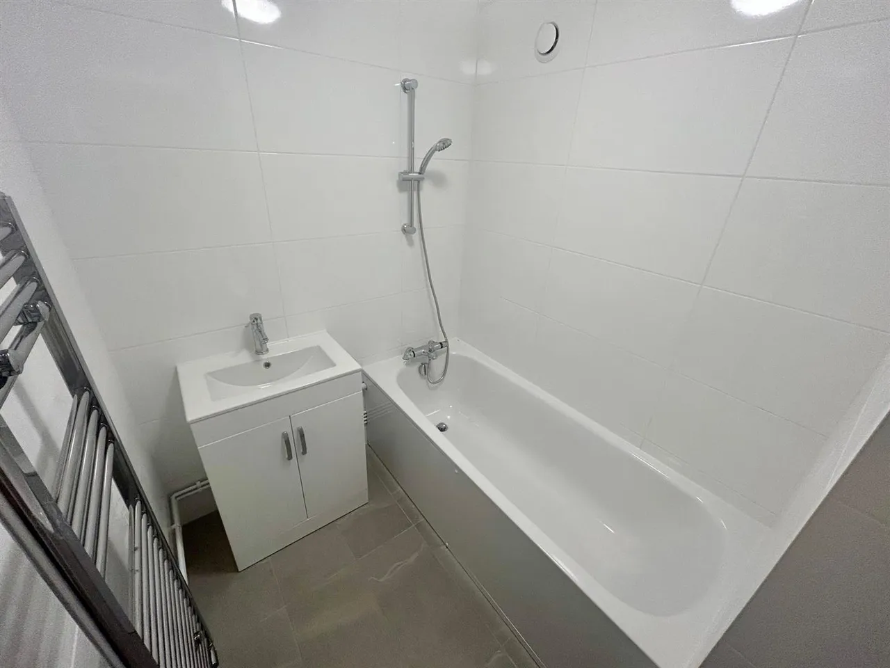 Overstrand House, Sunrise Avenue, Hornchurch, RM12 4YN, photo 3