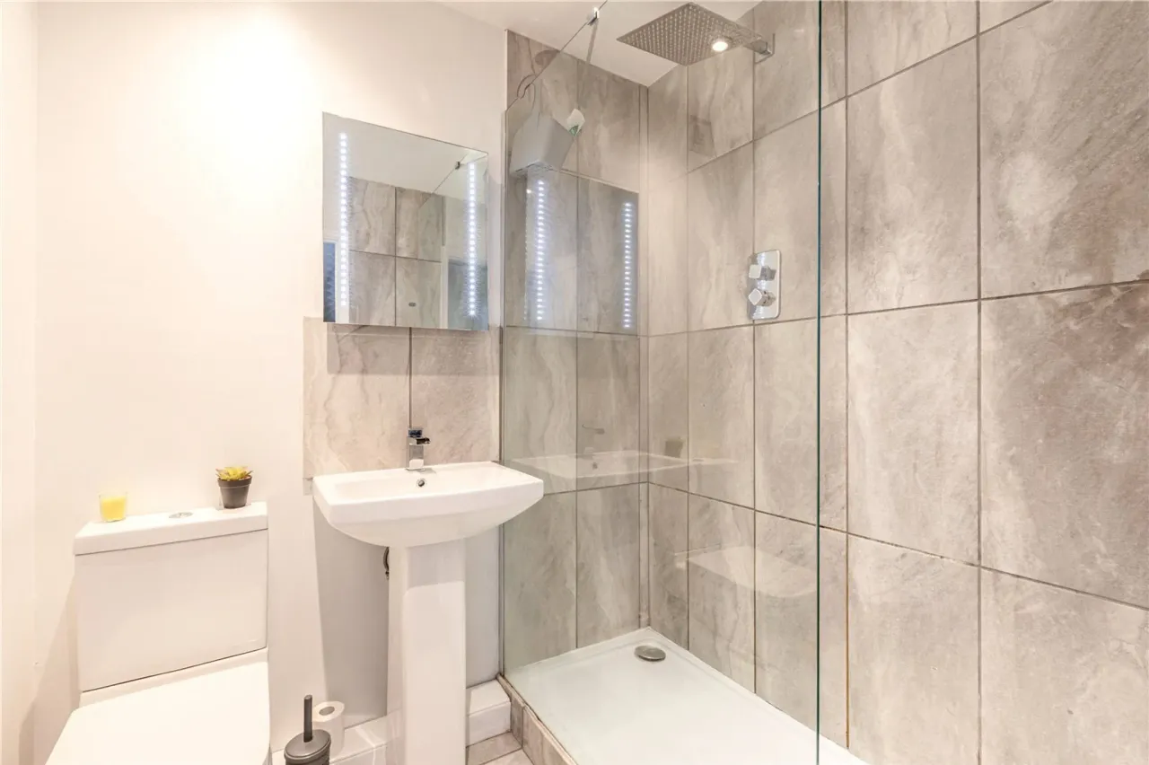 Park Close, Byfleet, West Byfleet, Su..., photo 16